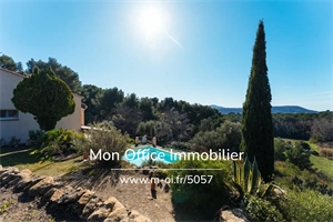 villa à la vente -   83330  LE CASTELLET, surface 260 m2 vente villa - UBI476720210